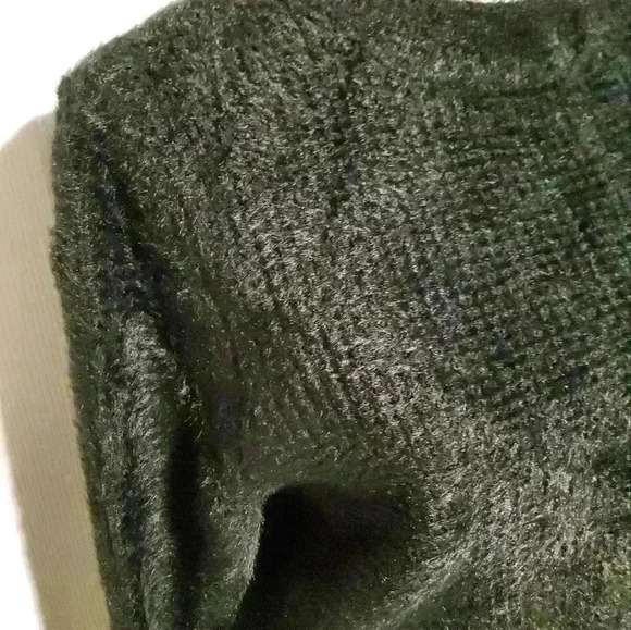 Forever 21 Faux Fur Sweater - Picture 5 of 6